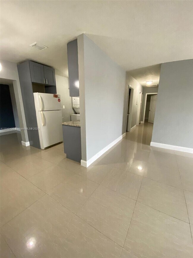 Foto del edificio - 2720 NW 2nd St