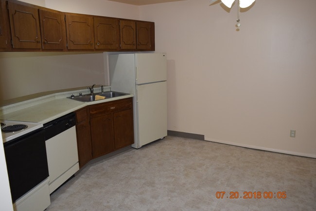 Building Photo - 3840 Applegate Ave