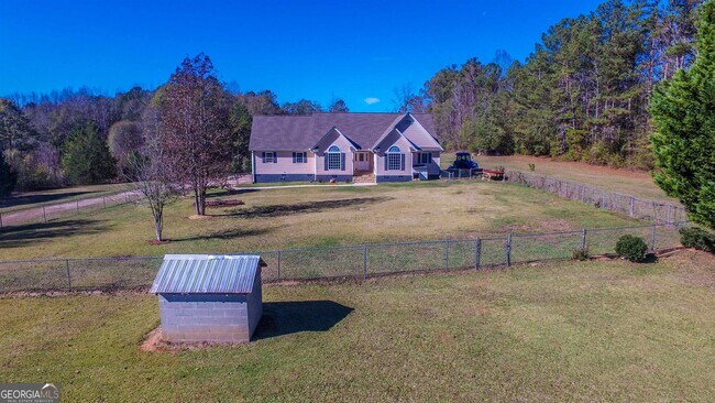 Foto del edificio - 593 Steele Rd