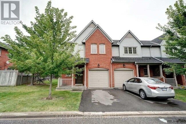 Building Photo - 5223 Fairford Crescent