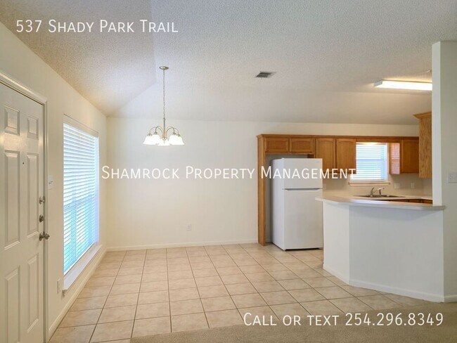 Foto del edificio - 3/2 Duplex near Hewitt Park