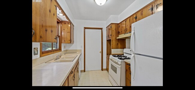 Foto del edificio - Updated renovations 3BD 2BA 1,050SQ FT in ...