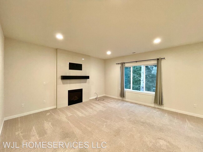 Building Photo - 5 br, 3.5 bath House - 14607 28th Ave W