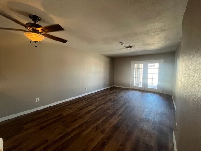 Building Photo - Freshly Updated Henderson Townhome with 2 ...
