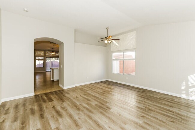 Foto del edificio - 5037 Via De Fortuna Way