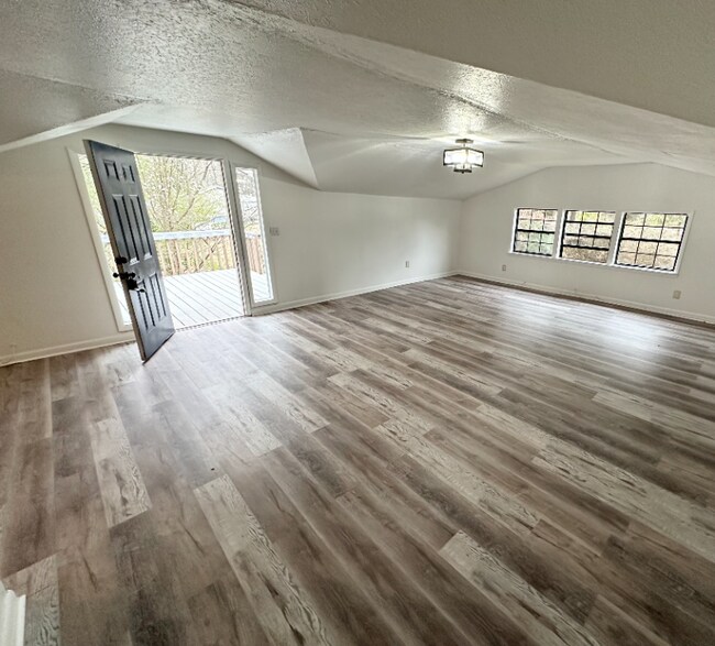 Foto del edificio - 6104 Pisgah Rd SW