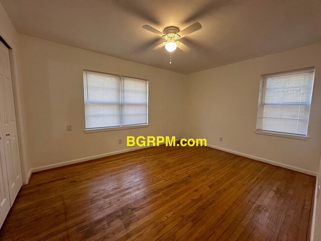 Foto del edificio - 3 Bedroom, 1 Bath, Jacksonville Home