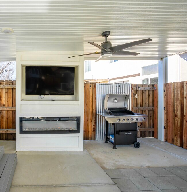 Foto del edificio - 1894 Pyramid Creek Dr