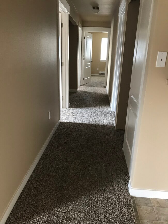 Building Photo - Pointe Apartments