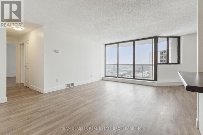 Photo du bâtiment - 340 Colborne St