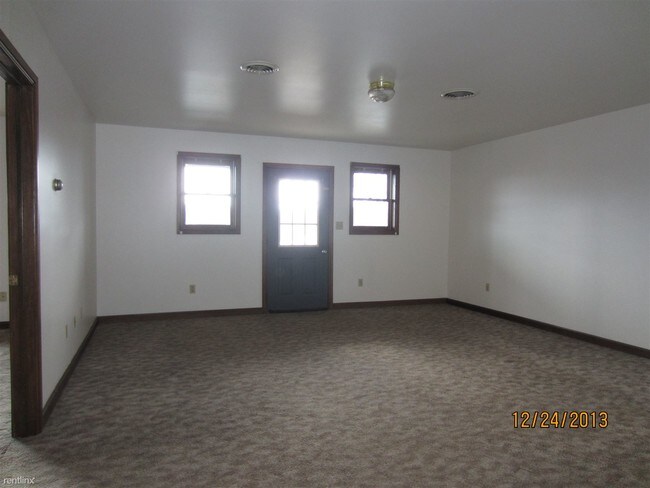 Building Photo - 2 br, 1 bath Apartment - 217 Fidler Ave