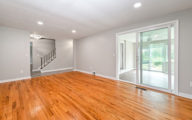 Building Photo - 4236 Tanglewood Dr