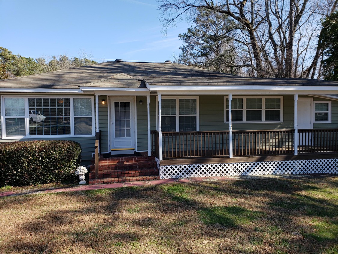 Primary Photo - 2790 Sardis St