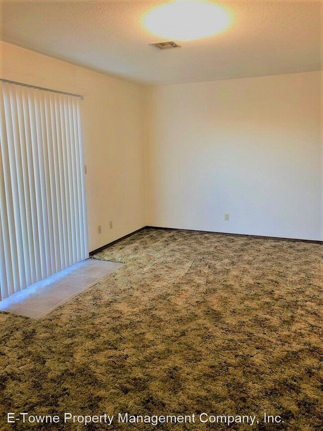 Building Photo - 2 br, 1.5 bath House - 113 N. Eufaula