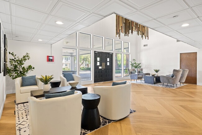 Building Photo - The Laurel at Mountain View (55+)