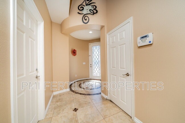 Building Photo - 12494 Breeze Ln
