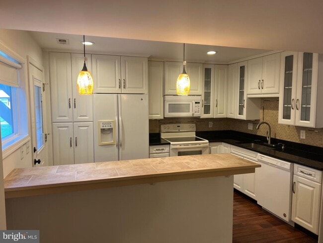 Building Photo - 313 Bucknell Cir