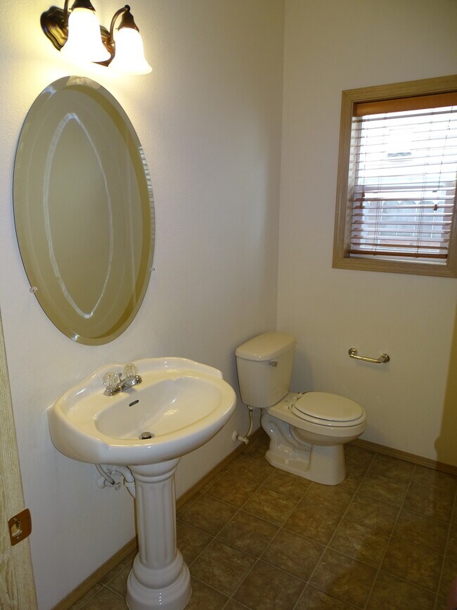 Foto del edificio - 6307 NE 59th Ct