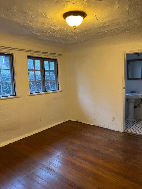 Foto del edificio - 7219 Hampton Ave