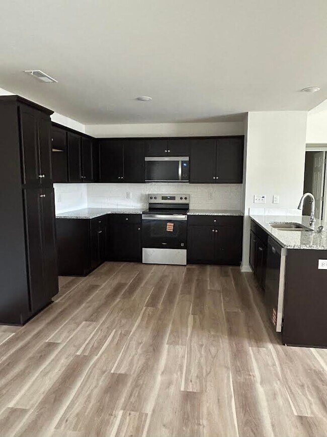 Foto del edificio - 403 Grand Oaks Dr