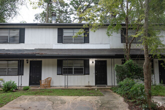 Building Photo - 2437 Ramblewood Ct