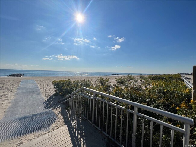 Building Photo - 6918 Beach Front Rd
