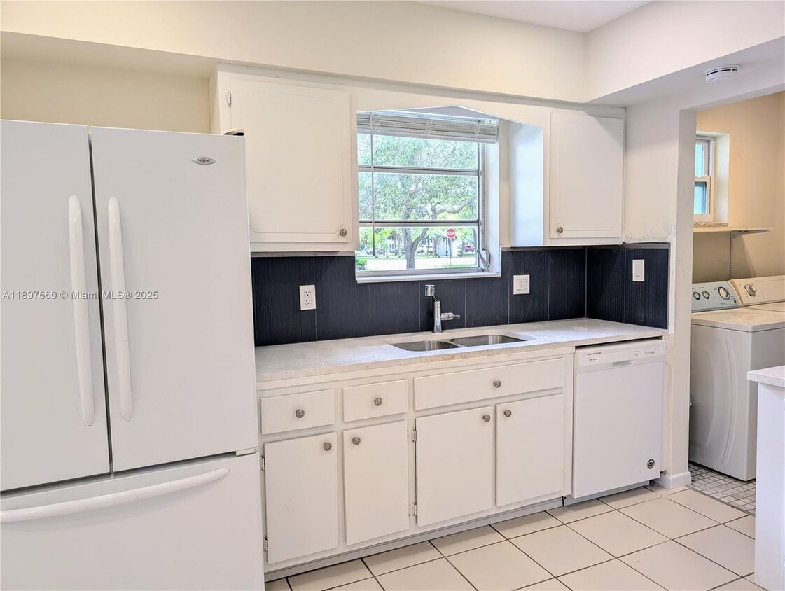 Photo - 856 Benevento Avenue 1, Coral Gables, FL 33146