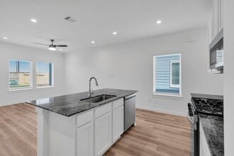 Building Photo - 10316 Penryn Frst Trl