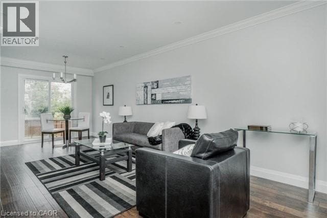 Photo du bâtiment - 1534 Forestdale Ct