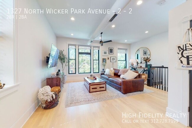 Building Photo - 1327 N Wicker Park Ave