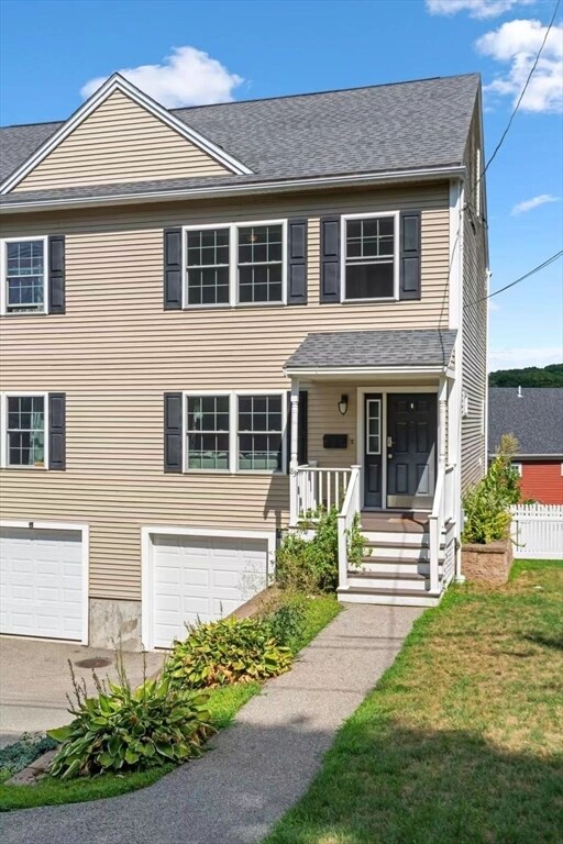 Foto del edificio - 83 Orient Ave