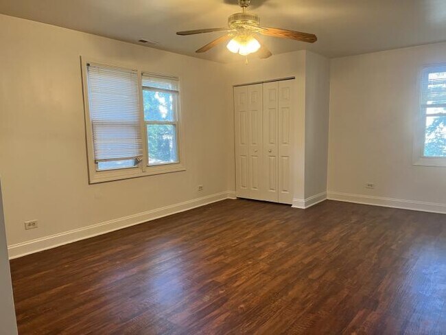 Building Photo - 4 bedroom in Chicago IL 60827