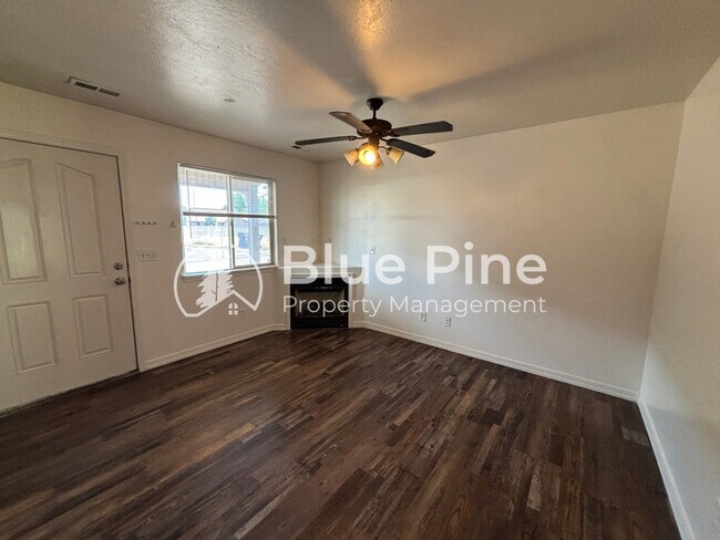 Foto del edificio - 1512 N Stevens Dr