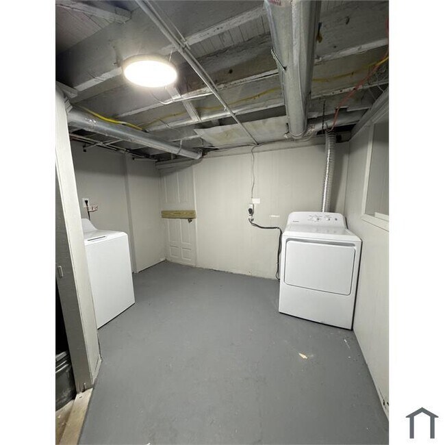 Foto del edificio - 3 Bedroom Rehabbed home