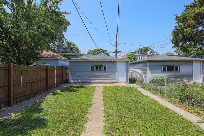 Foto del edificio - 1712 N Springfield Ave
