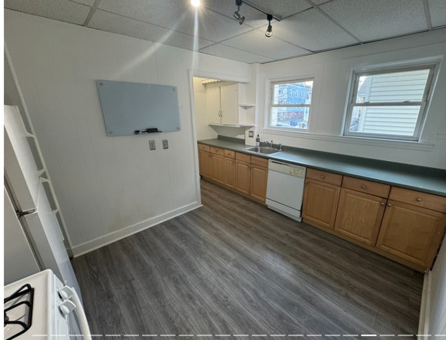 Building Photo - 246 Highland Ave
