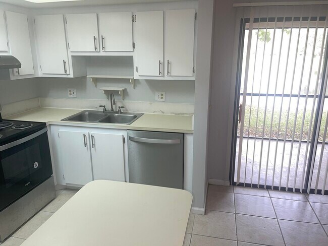 Building Photo - 4185 Oak Terrace Dr