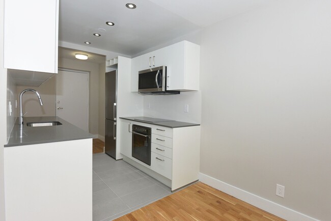 Building Photo - 25 Eccleston Dr