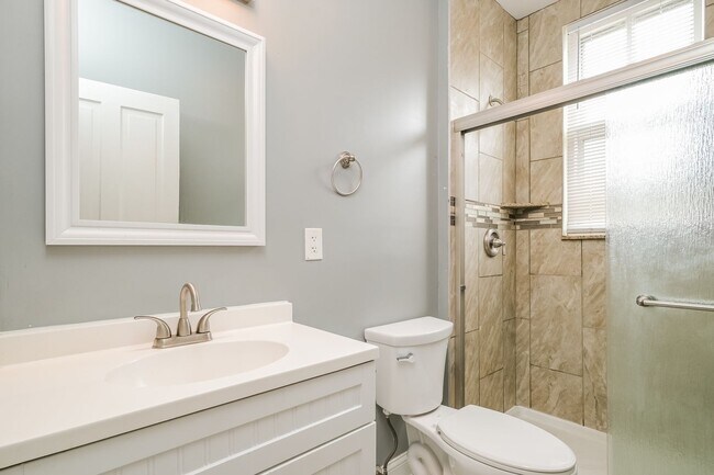 Foto del edificio - 2821-2823 Henrietta Place