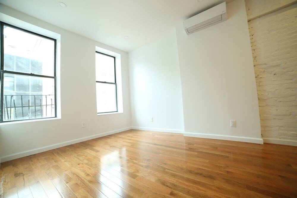 Primary Photo - 81 Mott St