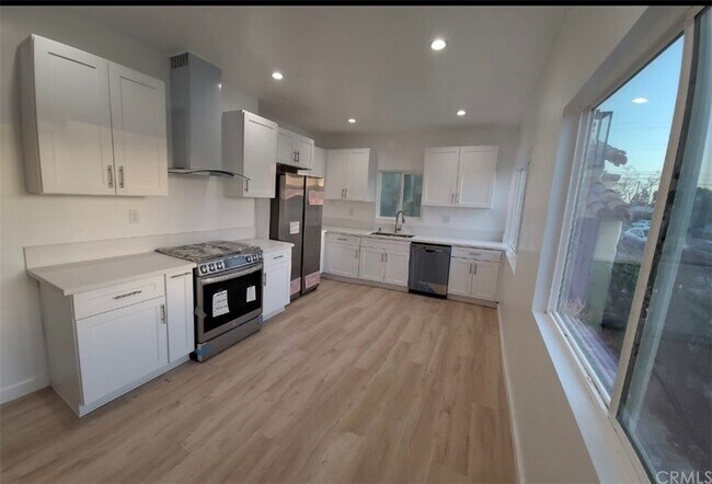 Foto del edificio - 1125 S Woods Ave