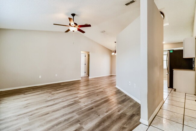 Building Photo - 8403 Yearling Ln