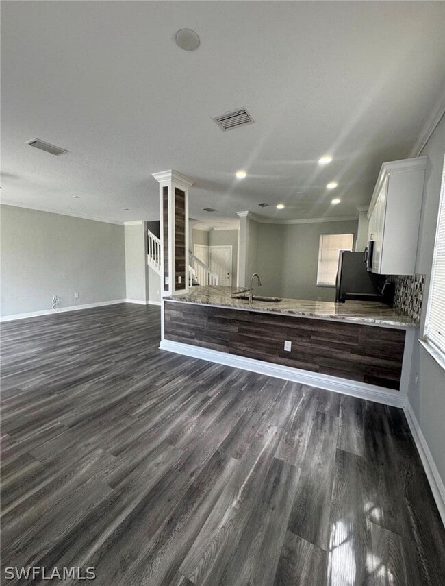 Foto del edificio - 7614 Bristol Cir