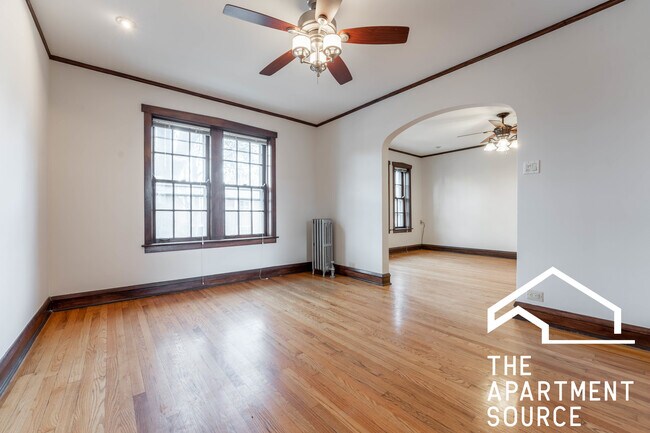 Building Photo - 1711 W Belle Plaine Ave