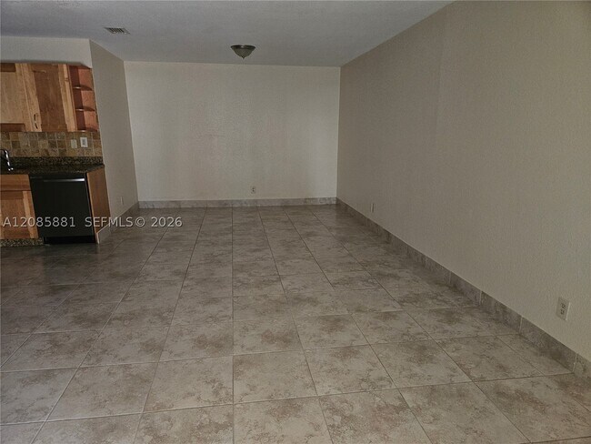 Foto del edificio - 2500 NE 193rd St