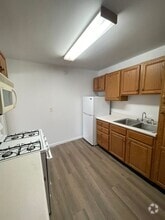 Building Photo - 965 Grove St