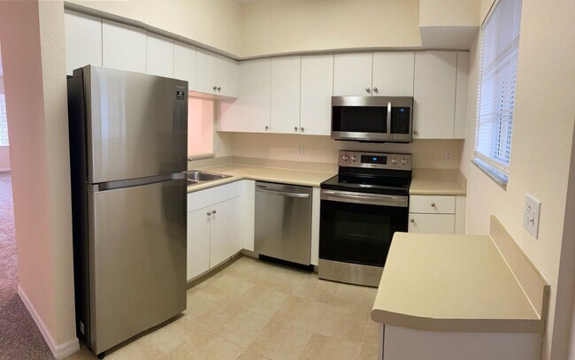 Building Photo - Coming soon  Ground Floor  2/2 Condo off Six Mile Cypress
