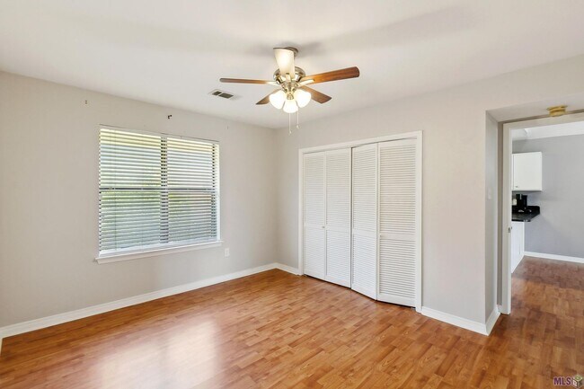 Foto del edificio - 5141 Butter Creek Ln