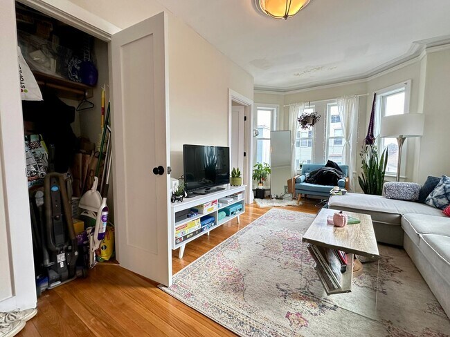 Foto del edificio - AWESOME MISSION HILL 3 BED!!!