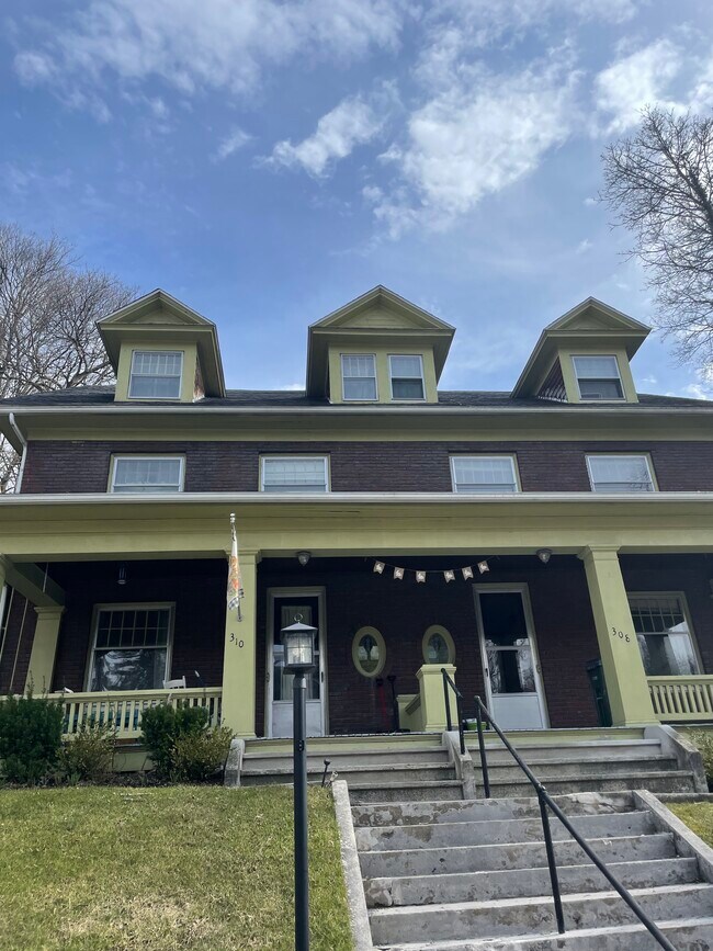 Foto del edificio - 308 E Linn St